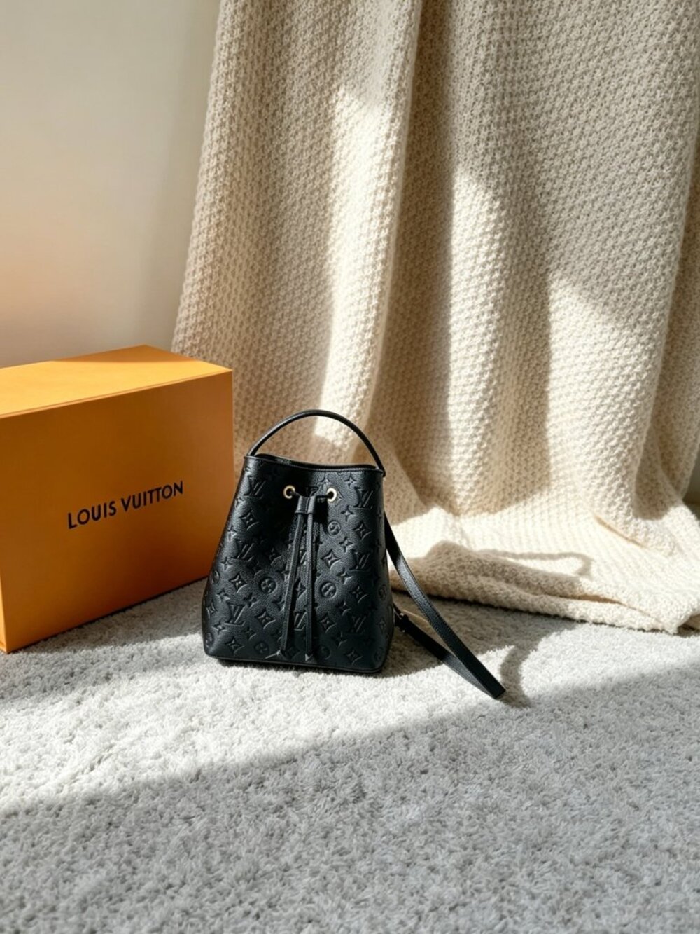 Louis Vuitton Néonoé MM Bag